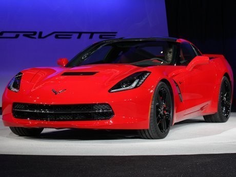 Mana yang Paling Irit, Corvette atau Porsche 911 Carrera S?