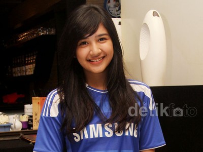 Mikha Tambayong Fans Berat Chelsea