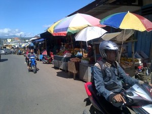 Cerita Pedagang Pasar Soal Mencekamnya Bentrok Warga dan FPI di Kendal