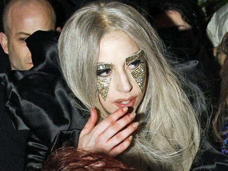 5 Artis Hollywood Berambut Abu-abu