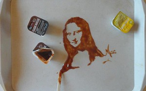 Wah, Wajah Monalisa Ini Dibuat dari Tumpahan Saus BBQ!