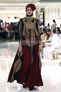 Dian Pelangi Turban with Modern Twist. Dian Pelangi Trunk Show 2013 The Glory of Celebration at Pacific Place Lt.1. Galleries Lafayette. Jakarta. [Foto: Mohammad abduh/Wolipop]