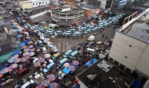Area Lapak Makin Sempit, PKL Tanah Abang Tak Bergeming