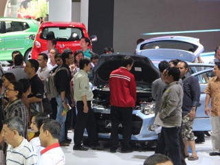 Mobil Murah Bakal Dongkrak Penjualan Mobil di Semester II-2013