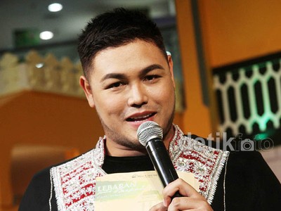 Ivan Gunawan Dalam Balutan Kaftan