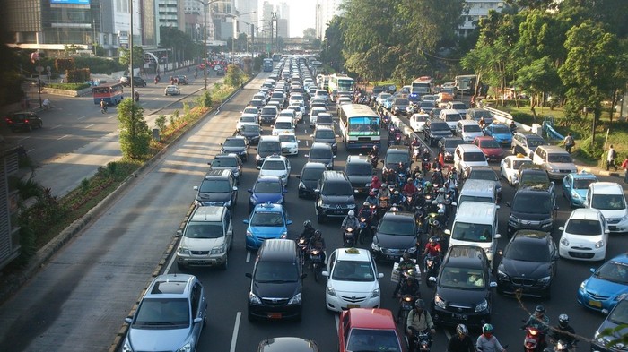 Macet, Ini Antrean Kendaraan di Sudirman-Thamrin