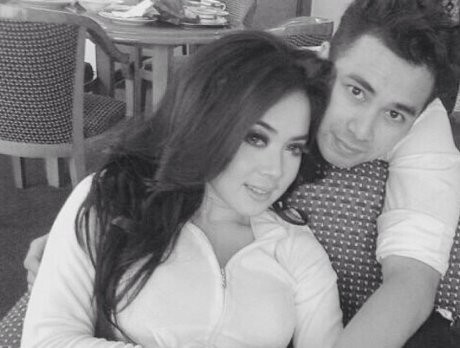 Foto Mesra Syahrini, dari Raffi Ahmad Hingga Beckham dan Kaka Slank