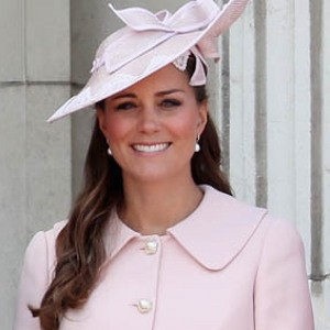 Kate Middleton Melahirkan Bayi Laki-laki, Vidi Aldiano Kencan dengan Cinta Laura 