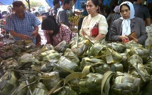 Selain Ketupat Janur Ada Juga Ketupat dari Daun Pandan di Palembang