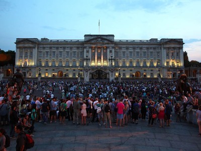 Suasana Meriah di Istana Buckingham