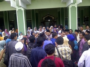 Ibas dan Pramono Edhie Sapa Warga Sidayu Gresik