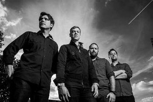 Jimmy Eat World Garap Ulang Lagu Taylor Swift