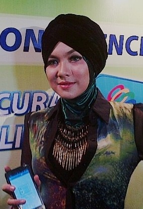 Merasa Nyaman, Vicky Shu Masih Ragu Berhijab