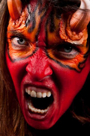 7 Kasus Kesurupan Parah, Bisa Melayang Hingga Membunuh Orang