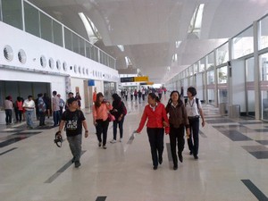 Bandara Sudah Pindah, Sejumlah Calon Penumpang Masih Nyasar ke Polonia