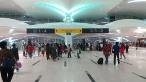 Jadi Tontonan Warga, Akses Masuk di Bandara Kualanamu Macet Parah