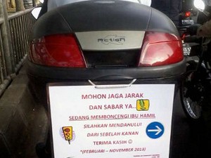 Ini Dia Sosok Biker yang Tempel Stiker Bonceng Ibu Hamil