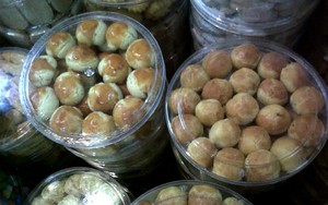 Belanja Kue Lebaran di Pasar Kue Subuh, Nastar Mulai Rp 15.000 per Stoples
