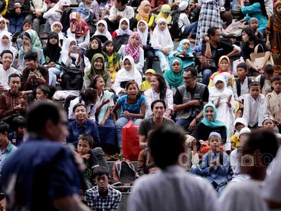 Ratusan Anjal Buka Bersama Mensos