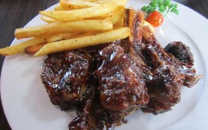 Moes Place: Empuk Juicy BBQ Beef Ribs dan Aglio Olio yang Harum