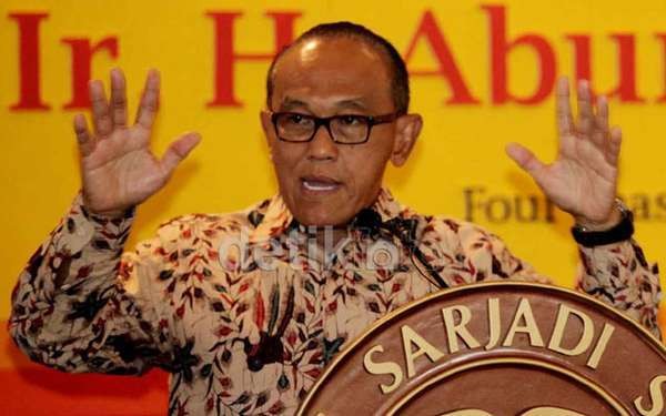 Ical Tak Mau Tanggapi Kekalahannya Atas JK di Survei Capres