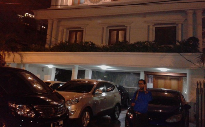 8 Penyidik KPK Geledah Kantor Hotma Sitompoel