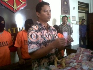 5 Pengedar Upal Bermodus Butuh Dana Segar Dibekuk, 1 Ditembak Pantatnya