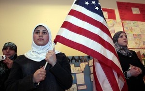Warga Muslim di Virginia Bagi-bagi Sembako untuk Dhuafa Selama Ramadan