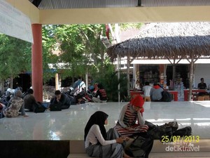 Ngabuburit Seru di Surabaya, Berburu Buku di Kampoeng Ilmu