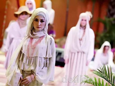 Tetap Bergaya Meski Berhijab