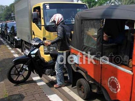 Perilaku Berkendara di Jakarta Sangat Buruk