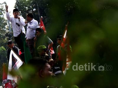 Pembela PKL Tanah Abang Tuntut Ahok Minta Maaf