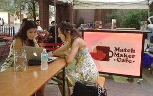 Anda Jomblo dan Sedang Cari Jodoh? Datanglah ke Kafe Ini!