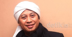 Opick Tersentuh Hidayah Setelah Menemukan Lafaz Allah di Barang Haram