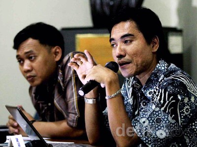 Tolak Patrialis Jadi Hakim Konstitusi
