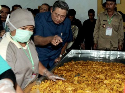 SBY Tinjau Sentra Industri Keripik Pisang