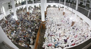 6 Pondok Pesantren Terima Bantuan Lampu Philips Berteknologi LED
