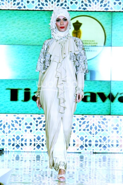 Jakarta - Indonesia. Jenny Tjahyawati Ramadhan Runway 2014 at Grand Atrium Kota Kasablanka. 27 Juli 2013. Jakarta. [Foto: Mohammad Abduh/Wolipop]