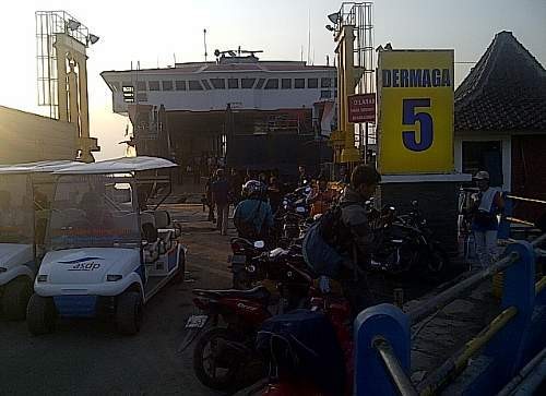 Pasca Ambrol, Dermaga V Pelabuhan Merak Kembali Beroperasi