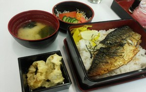 Umisushi : Membuktikan Kelezatan Grilled Saba dan California Roll Gaya Singapura