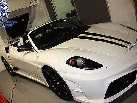 Polisi Spanyol Tangkap Pembuat Ferrari Palsu