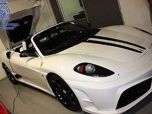 Polisi Spanyol Tangkap Pembuat Ferrari Palsu