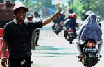 Jasa Penukaran Uang Banjiri Bekasi