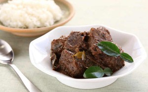 Rendang Daging dan Rendang Paru Siap Jadi Teman Makan Ketupat