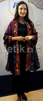 Senyuman Artika Sari Devi