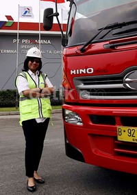 Ini dia gaya-gaya Bos Pertamina tersebut.