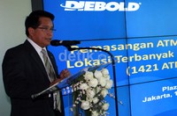 Direktur Micro & Retail Banking Bank Indonesia Gunardi menghadiri penyerahan penghargaan tersebut.