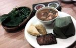 Nyam... Sedapnya Menyantap Nasi Timbel Komplit yang Wangi!