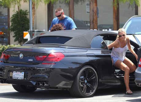 Heidi Klum Ajak Pacar dan Anak Jalan-jalan Pakai BMW M6