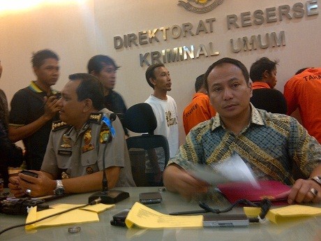 Dikejar Polisi, 3 Perampok Mobil Nyebur ke Laut